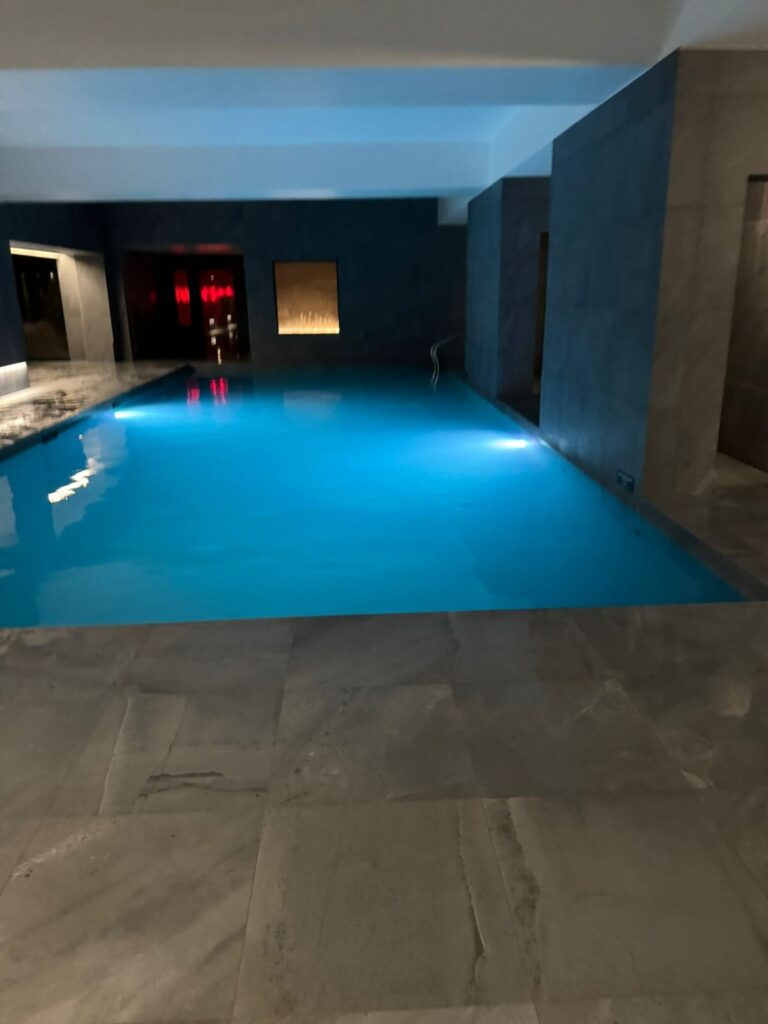 Piscine intérieure réalisée par DPS France